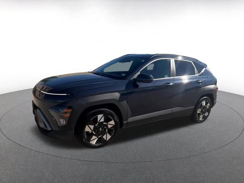 Used 2025 Hyundai Kona SEL image 8