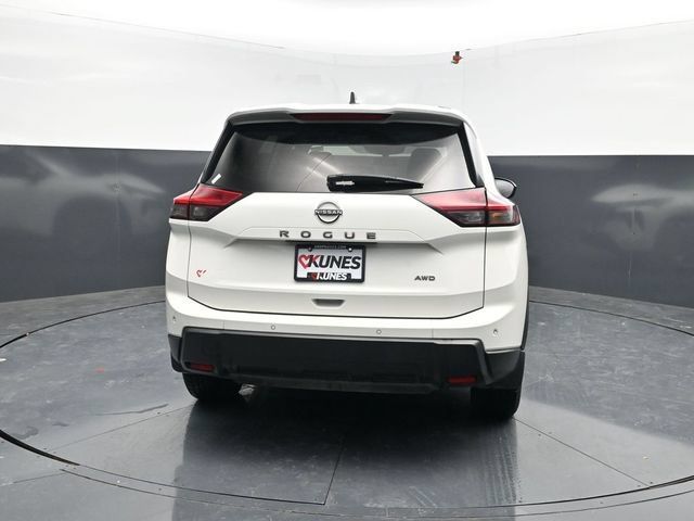 Used 2024 Nissan Rogue S AWD/4WD image 7