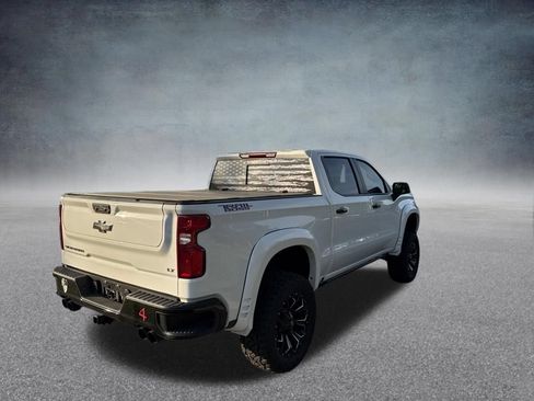 Used 2025 Chevrolet Silverado 1500 LT Trail Boss w/ Convenience Package II AWD/4WD image 5