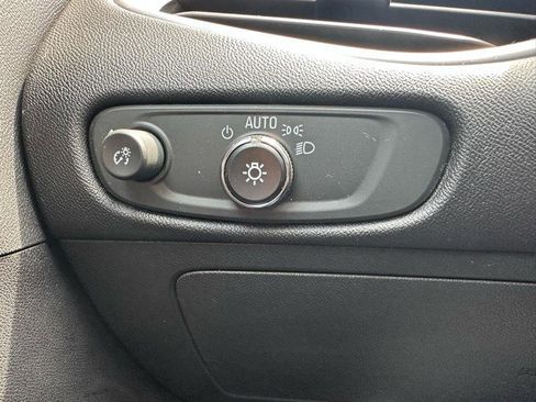 Used 2022 Chevrolet Malibu LT image 12