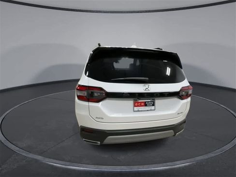 Used 2024 Honda Pilot Elite image 7