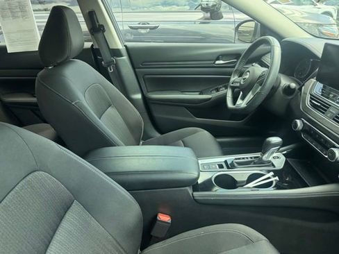 Used 2024 Nissan Altima 2.5 SV w/ SV Premium Package FWD image 10