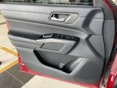 Certified 2024 Nissan Pathfinder SL image 10