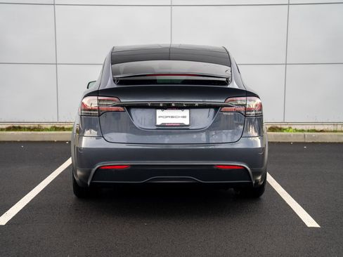Used 2023 Tesla Model X image 7