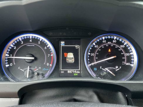Used 2019 Toyota Highlander XLE FWD image 24