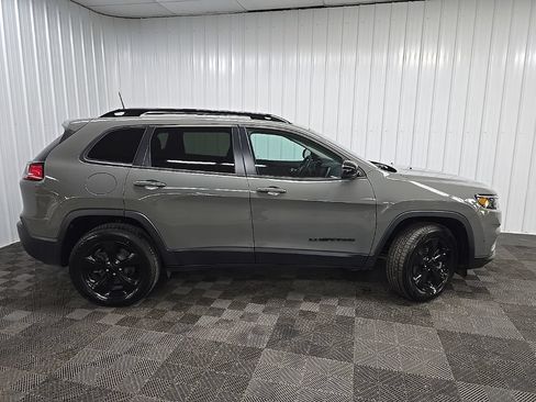 Used 2023 Jeep Cherokee Altitude Lux w/ Lux Elite Package AWD/4WD image 2