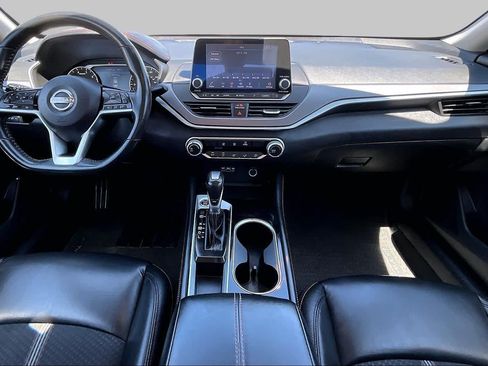 Used 2024 Nissan Altima 2.5 SR FWD image 15
