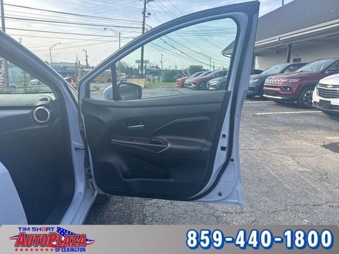 Used 2025 Nissan Versa SV FWD image 38
