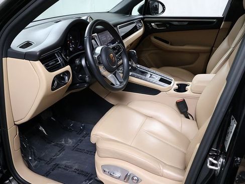 Used 2021 Porsche Macan image 11