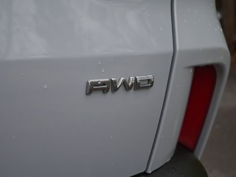 Certified 2025 Ford Escape Platinum AWD/4WD image 18