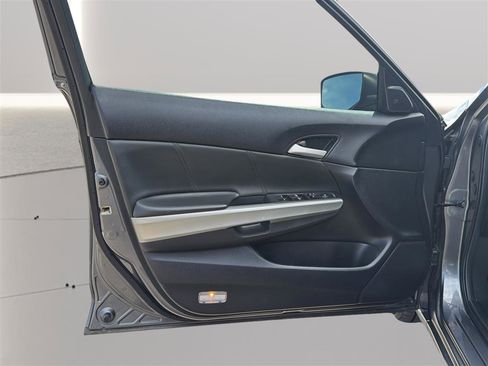 Used 2010 Honda Accord EX-L image 16