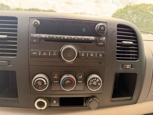Used 2009 GMC Sierra 1500 SLE w/ Power Pack Plus RWD image 13