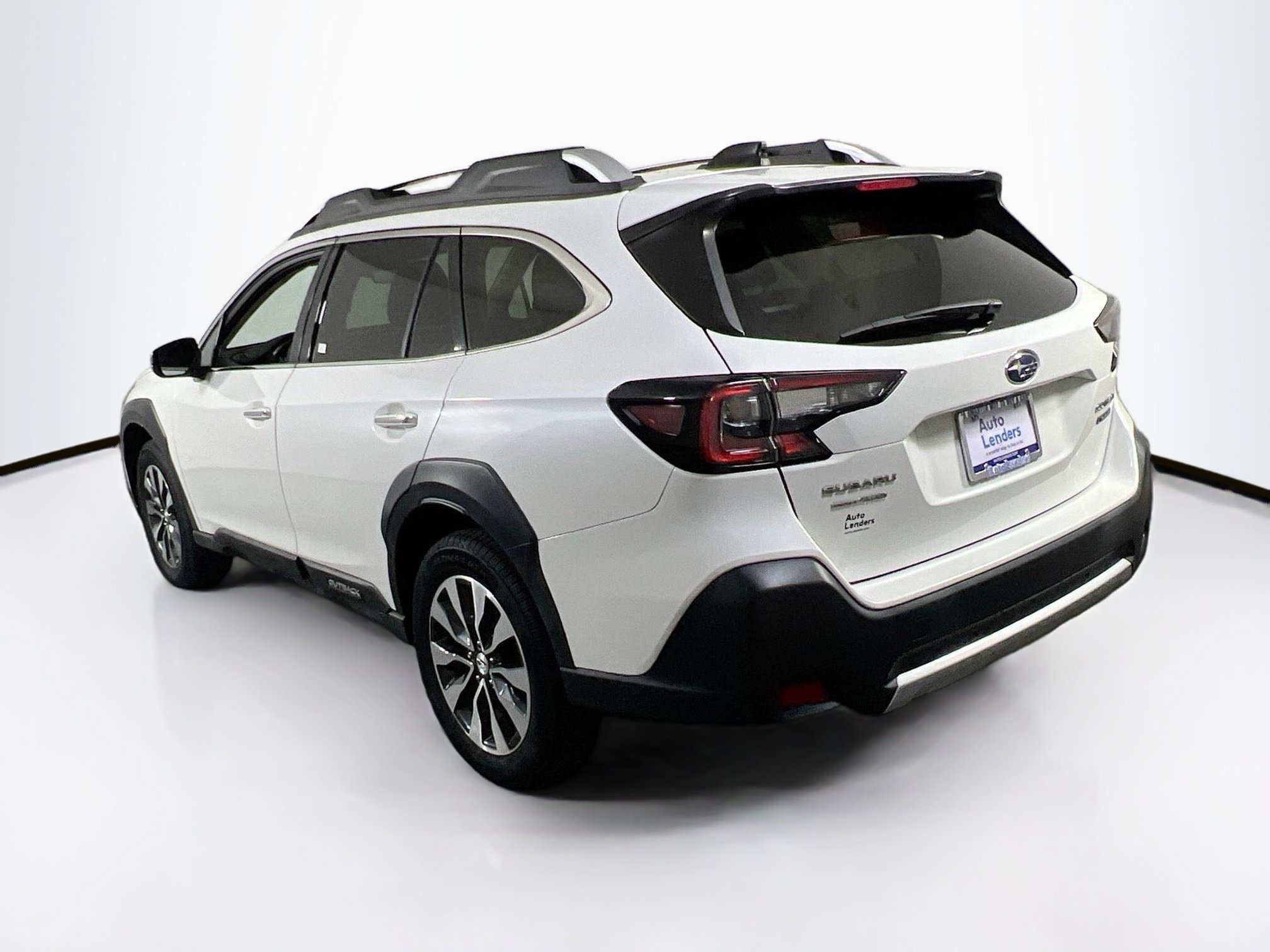 Used 2023 Subaru Outback Touring AWD/4WD image 7