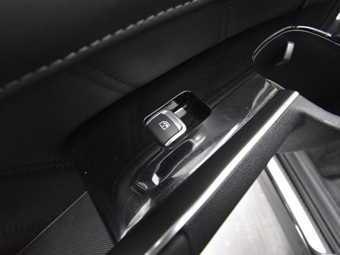 Certified 2022 Kia Sorento SX image 10