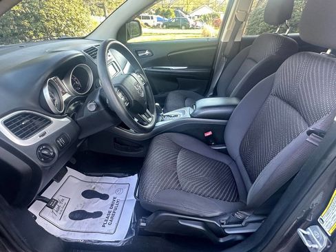 Used 2015 Dodge Journey SXT w/ Flexible Seating Group image 10