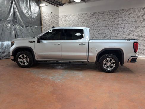 Used 2022 GMC Sierra 1500 SLE image 4