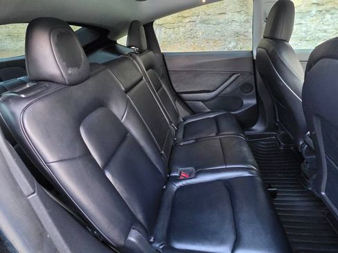 Used 2021 Tesla Model Y Long Range AWD/4WD image 31