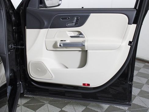 Certified 2026 Mercedes-Benz GLB 250 4MATIC image 30