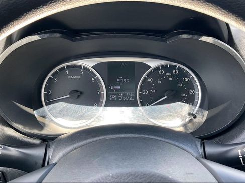 Used 2023 Nissan Versa S FWD image 12