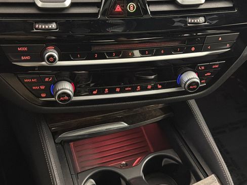 Used 2019 BMW 530i RWD image 21