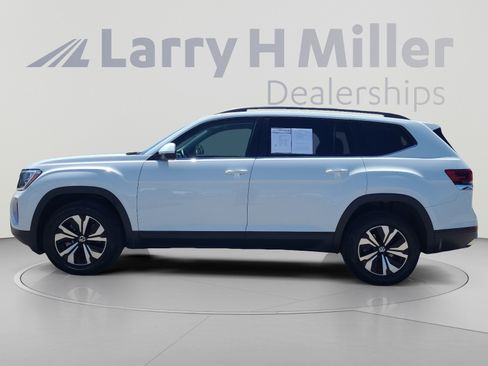Used 2024 Volkswagen Atlas SE AWD/4WD image 2