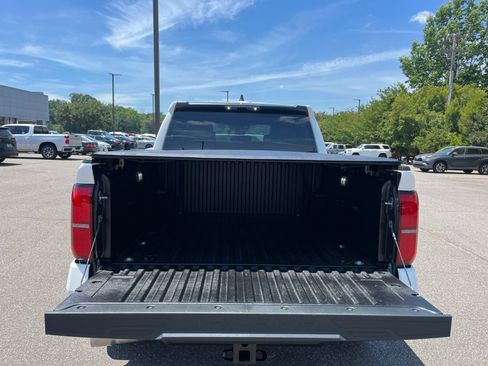 Used 2025 Toyota Tacoma SR5 RWD image 17