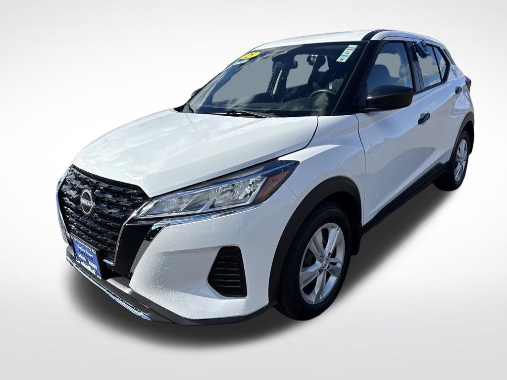 Used 2025 Nissan Kicks Play S FWD image 3