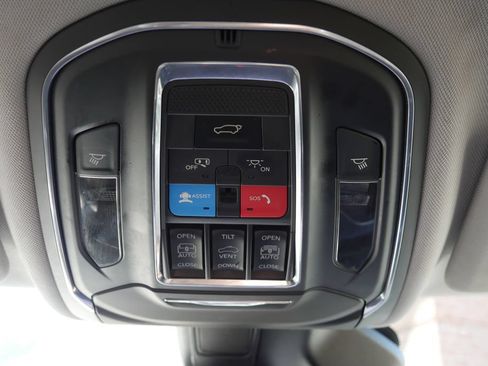 Used 2021 Jeep Grand Cherokee L Limited AWD/4WD image 29