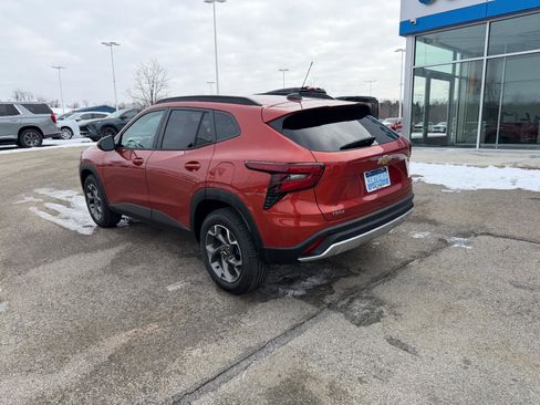Certified 2024 Chevrolet Trax LT w/ Driver Confidence Package image 3