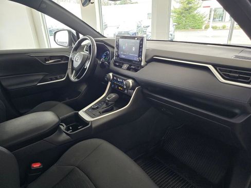 Used 2022 Toyota RAV4 SE w/ Convenience Package image 44