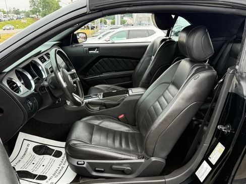 Used 2013 Ford Mustang GT Premium w/ Security Pkg RWD image 14