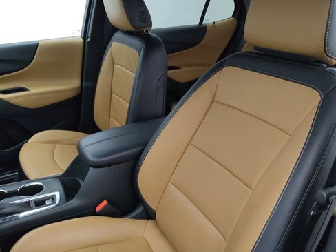 Used 2021 Chevrolet Equinox Premier FWD image 17