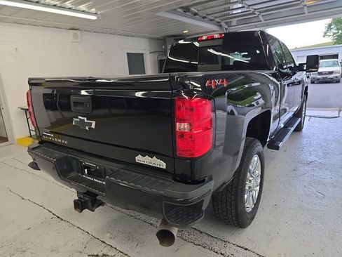 Used 2019 Chevrolet Silverado 2500 High Country w/ Duramax Plus Package AWD/4WD image 5