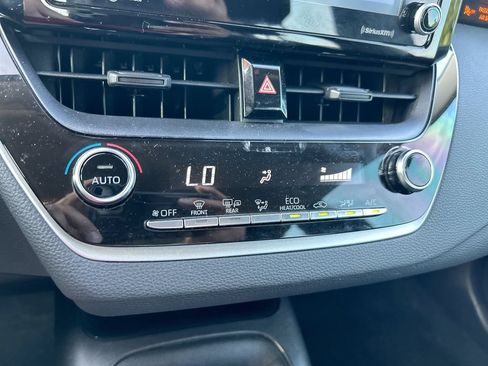 Used 2022 Toyota Corolla LE FWD image 24
