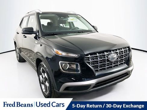 Used 2023 Hyundai Venue SEL image 1