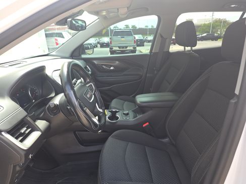 Used 2024 GMC Terrain SLE w/ Driver Convenience Package FWD image 13