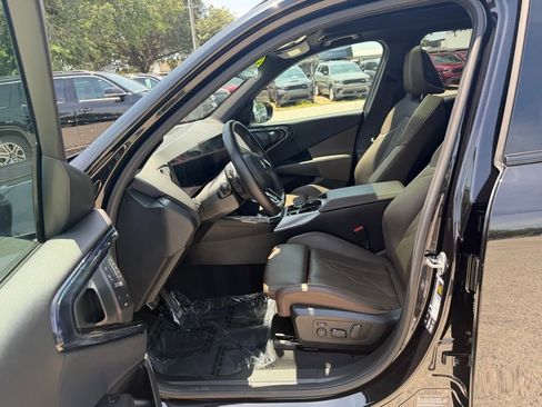 Used 2025 BMW X3 xDrive30 AWD/4WD image 16