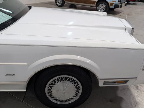 Used 1988 Lincoln Town Car RWD image 38