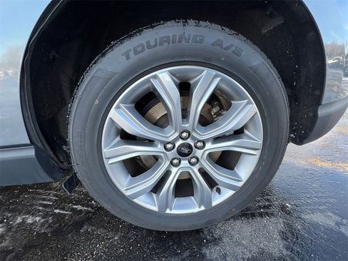 Used 2024 Ford Edge Titanium image 34