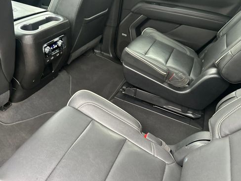 Used 2021 GMC Yukon SLT w/ Rear Media and Nav Package image 14