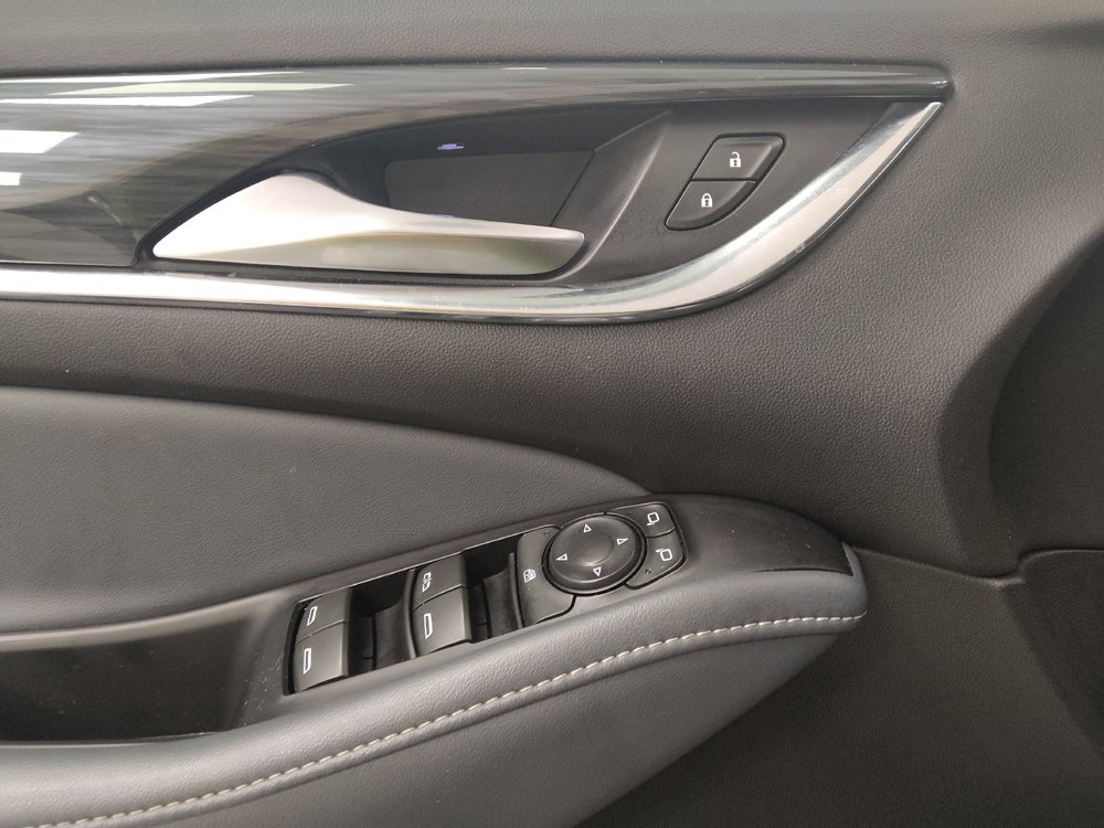 Used 2021 Buick Enclave Essence FWD image 27