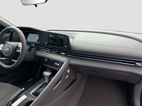 New 2026 Hyundai Elantra Sport FWD image 21