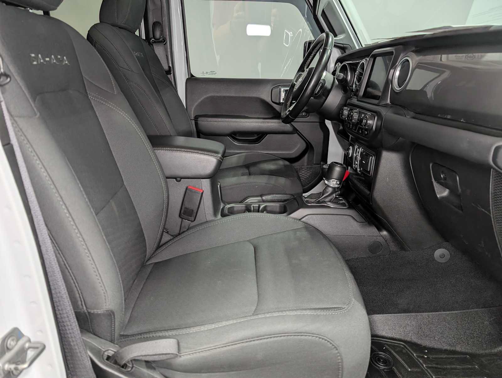 Used 2022 Jeep Wrangler Unlimited Sahara AWD/4WD image 42