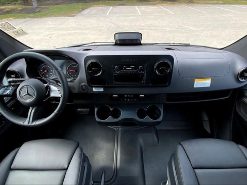 Certified 2025 Mercedes-Benz Sprinter 2500 image 5