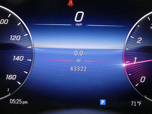 Used 2023 Mercedes-Benz C 300 4MATIC Sedan image 34