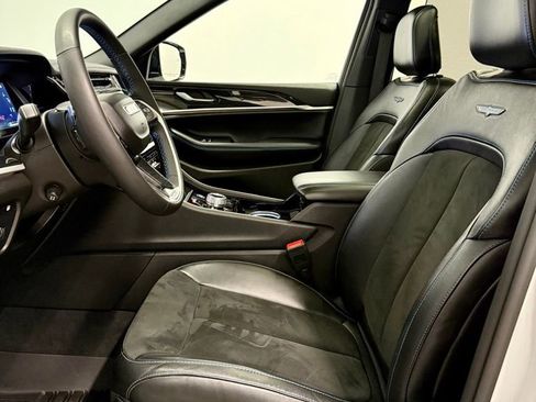 Used 2023 Jeep Grand Cherokee Trailhawk w/ Advanced Protech Group II image 18