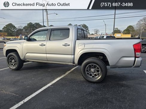 Used 2016 Toyota Tacoma SR image 4