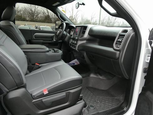Used 2024 RAM 3500 Tradesman image 16
