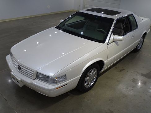 Used 1999 Cadillac Eldorado Touring FWD image 2