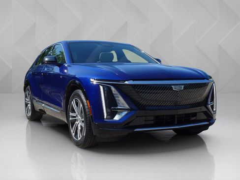Certified 2024 Cadillac Lyriq Luxury w/ LPO, Floor Liner Package AWD/4WD image 6